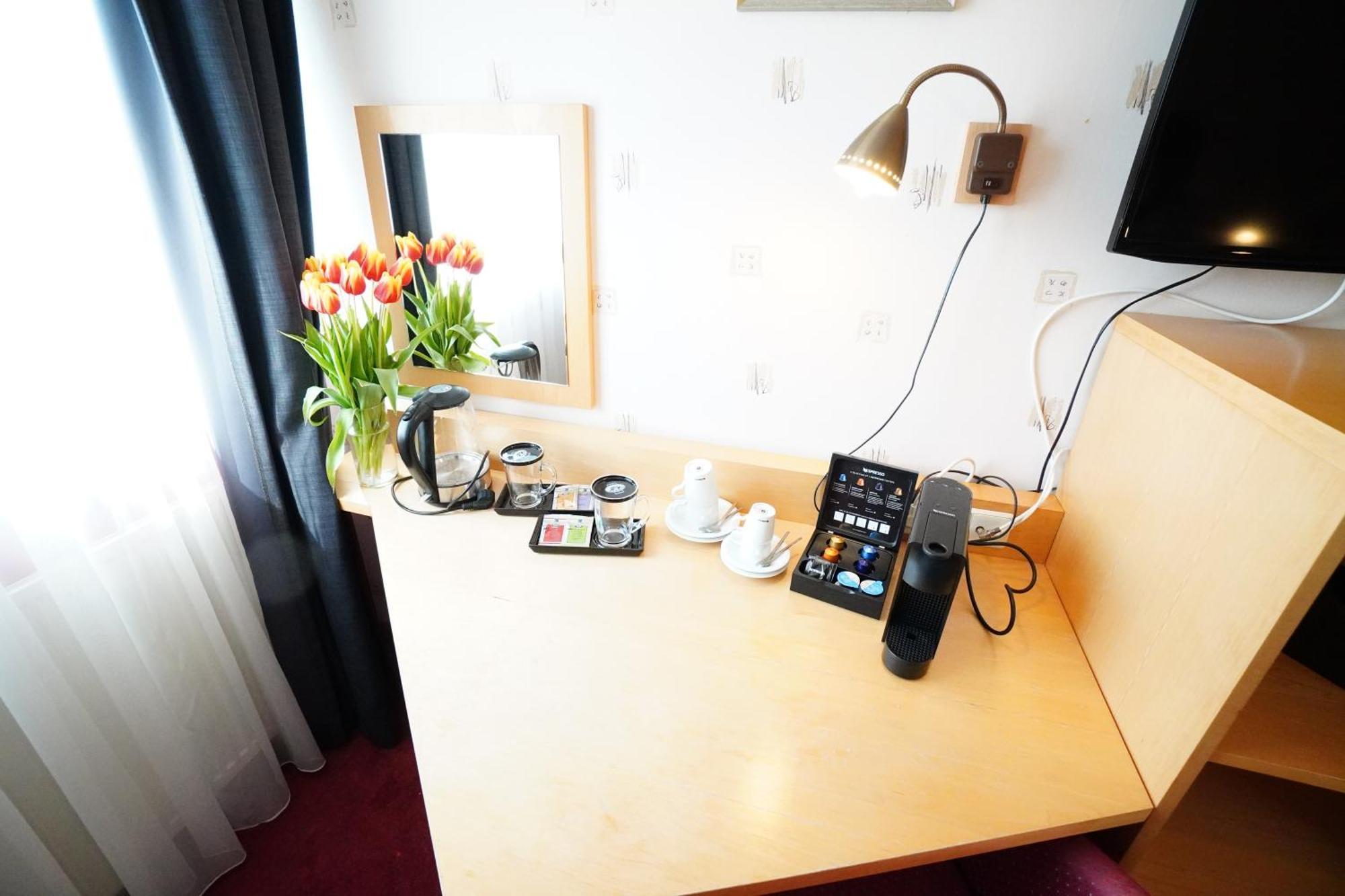 Hotel Den Burg - Digital Access Habitación foto